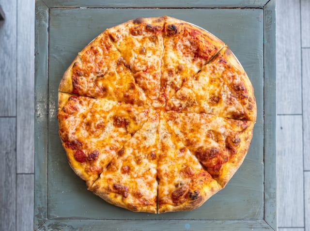 Lil Ones 8" Cheese Pie.
