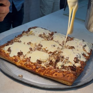 18" OG RIBEYE CHEESESTEAK SQUARE PIZZA